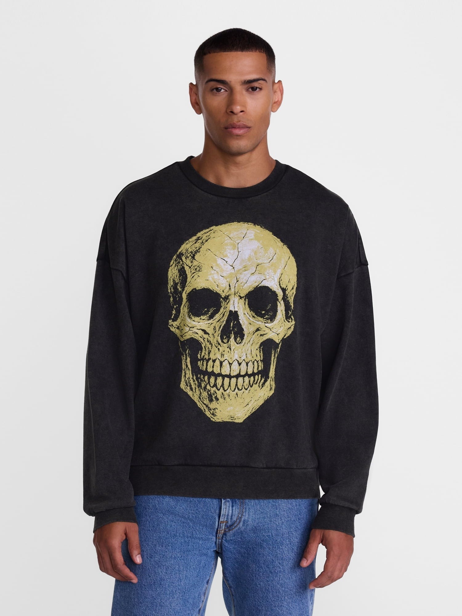 Men's Halloween Back Breaker Graphic Long Sleeve Sweatshirt from Way to Celebrate, Sizes XS-5XB